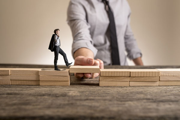 pharma consulting interim management